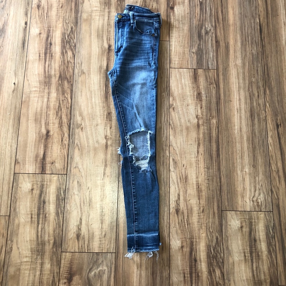 A&F Simone High Rise Super Skinny - Picture 2 of 3